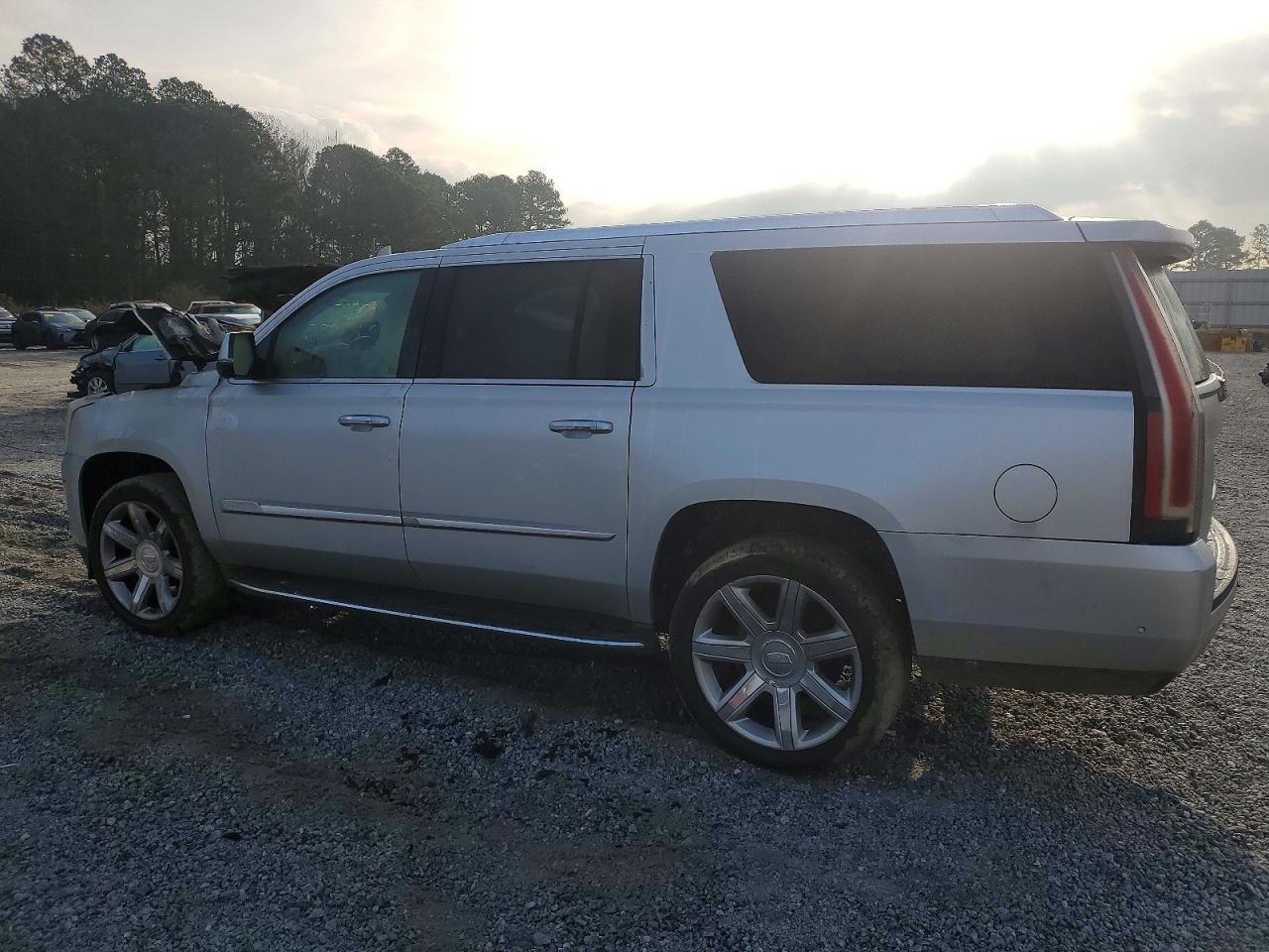 2017 CADILLAC Escalade ESV