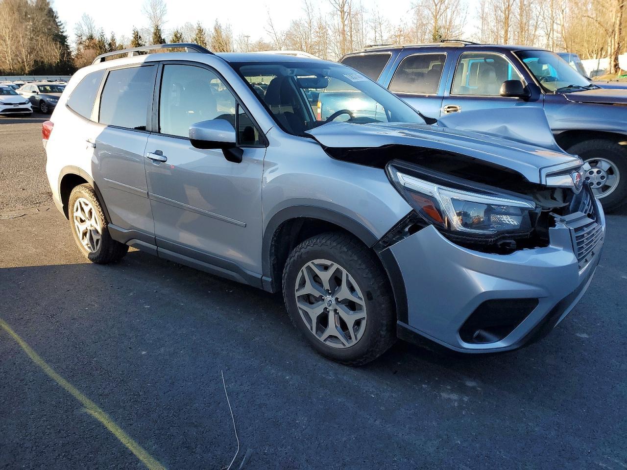 2021 SUBARU FORESTER