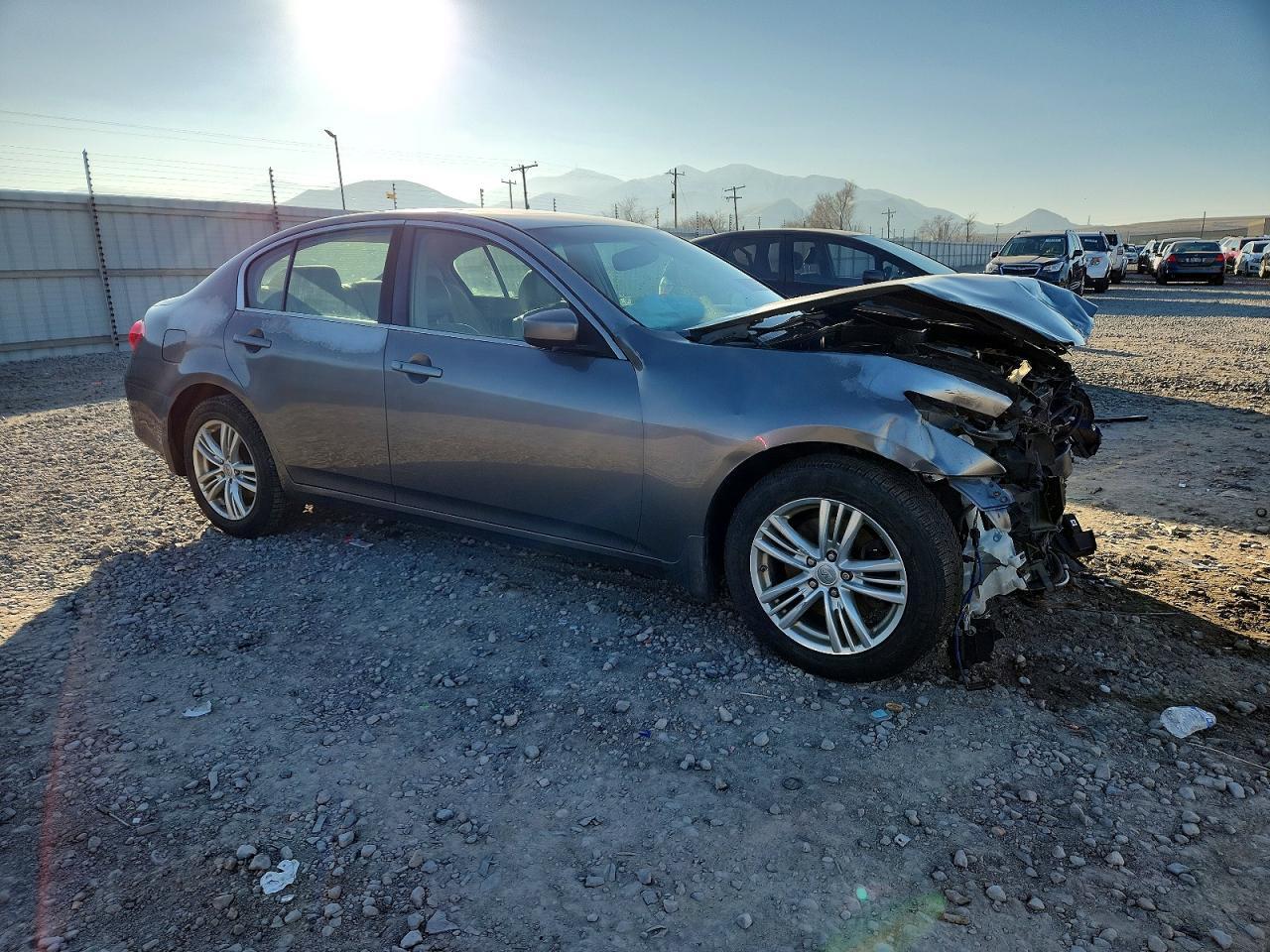 2011 INFINITI G37