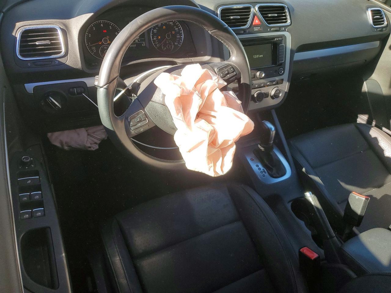 2015 VOLKSWAGEN EOS