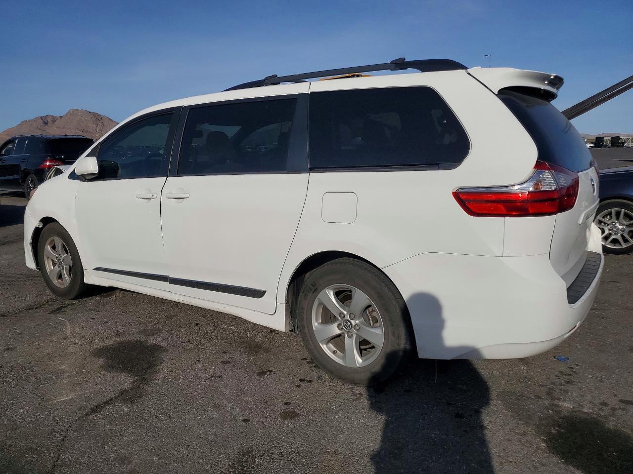 2018 TOYOTA SIENNA