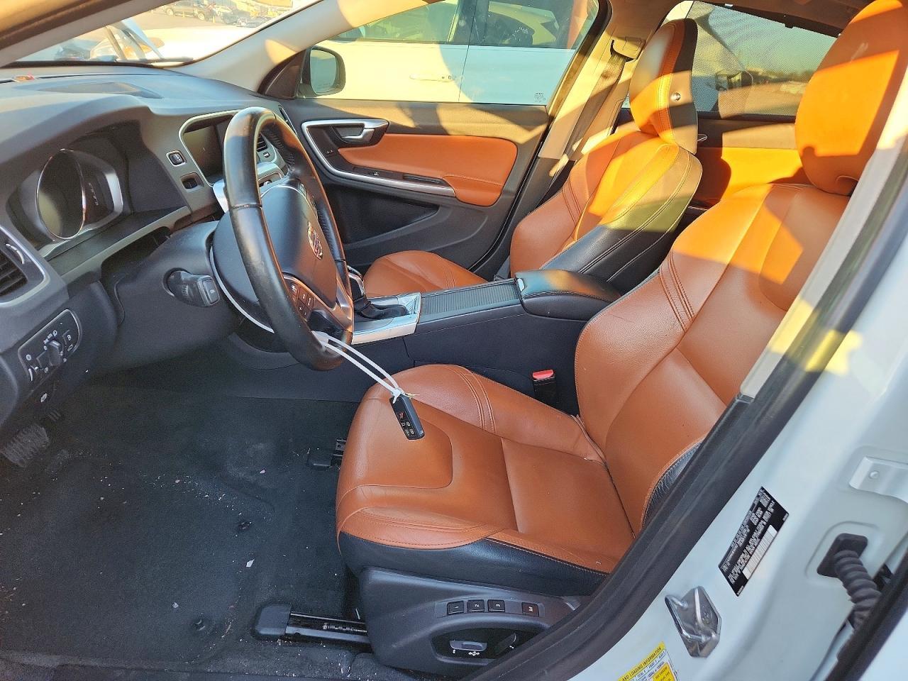2017 VOLVO S60
