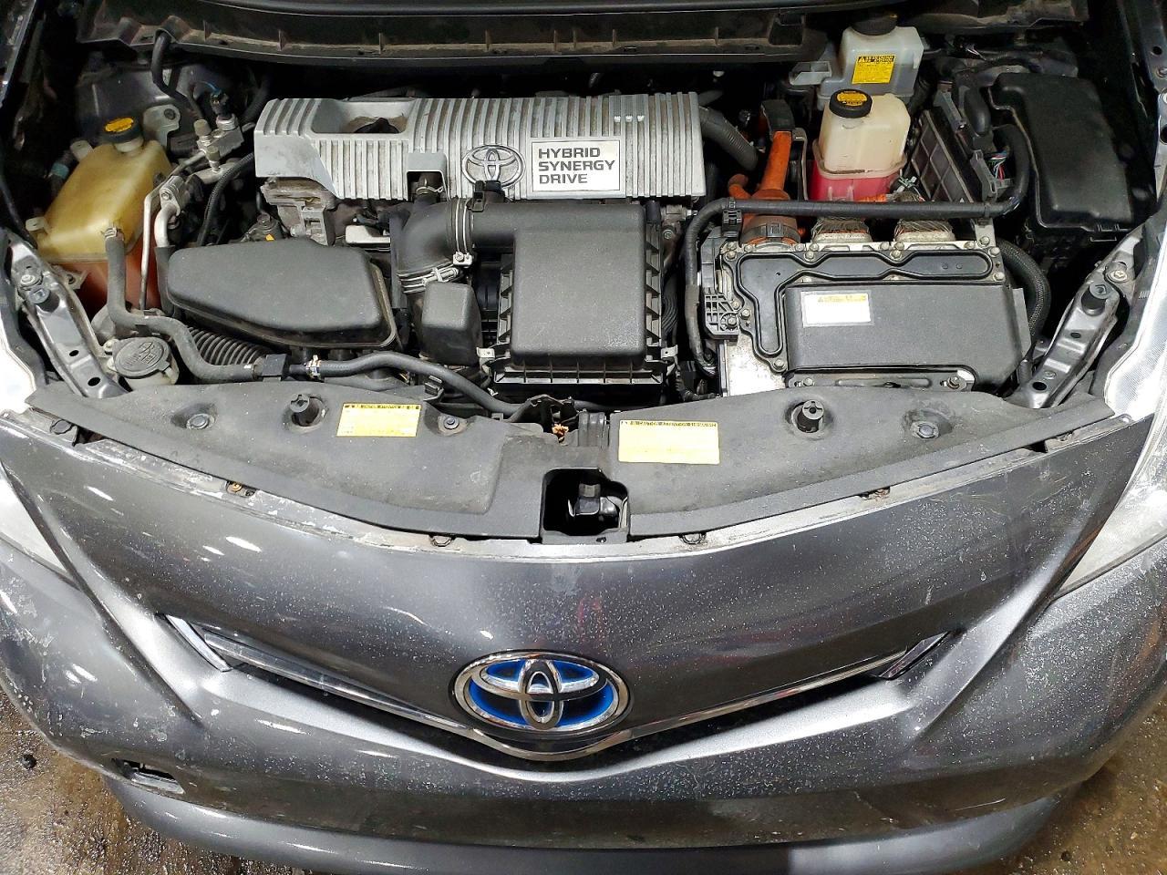 2013 TOYOTA PRIUS V