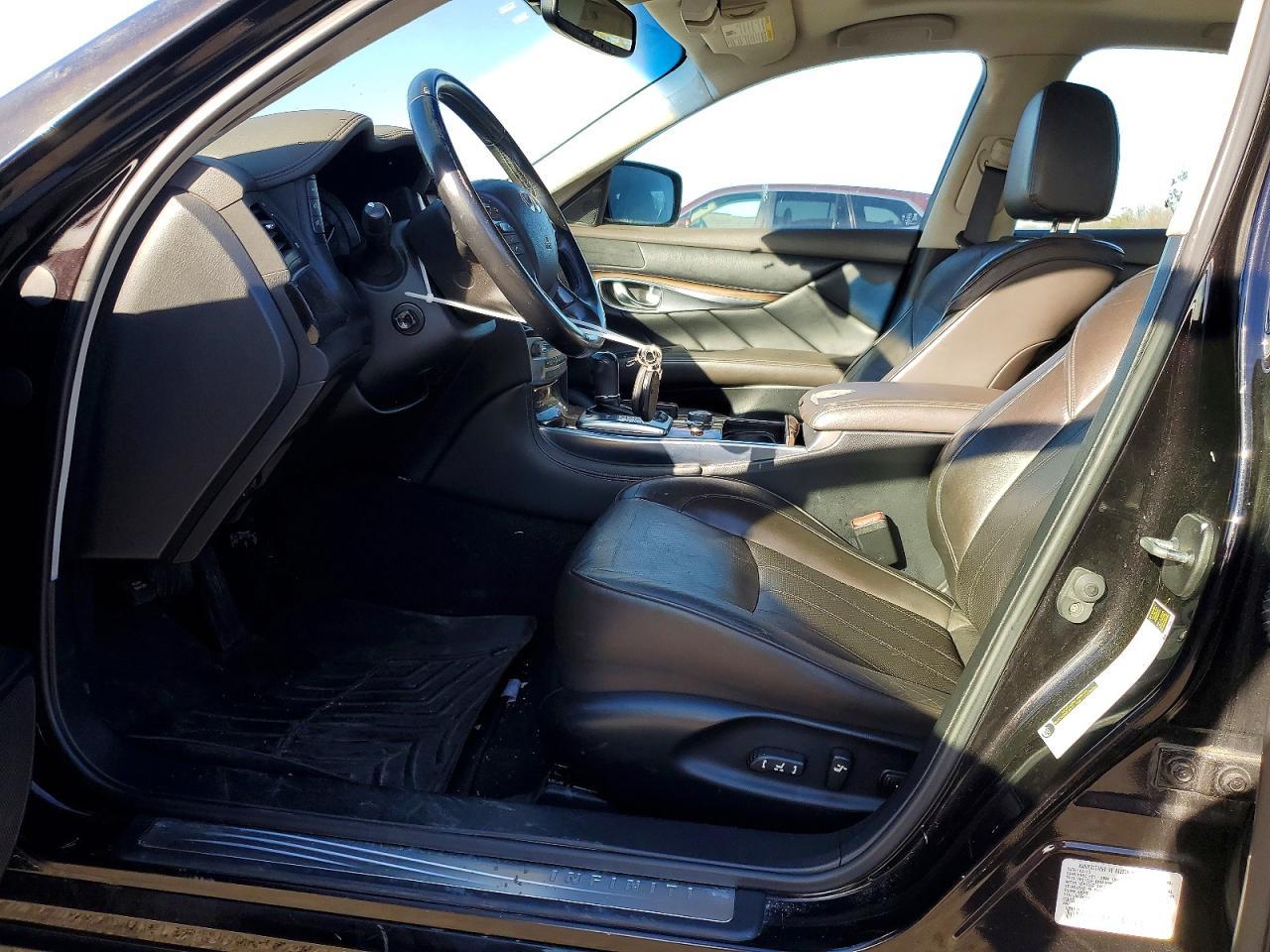 2011 INFINITI M37