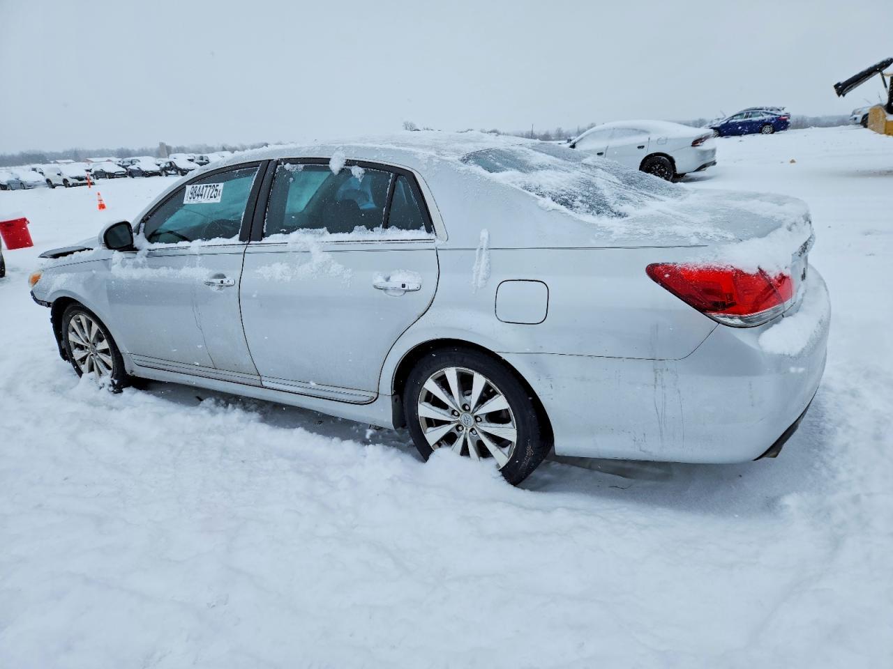 2011 TOYOTA Avalon
