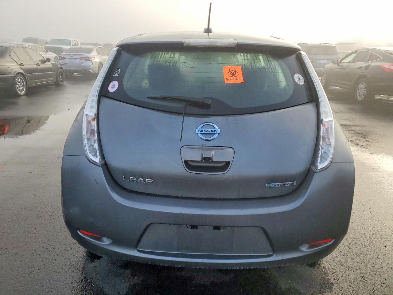 2016 NISSAN LEAF