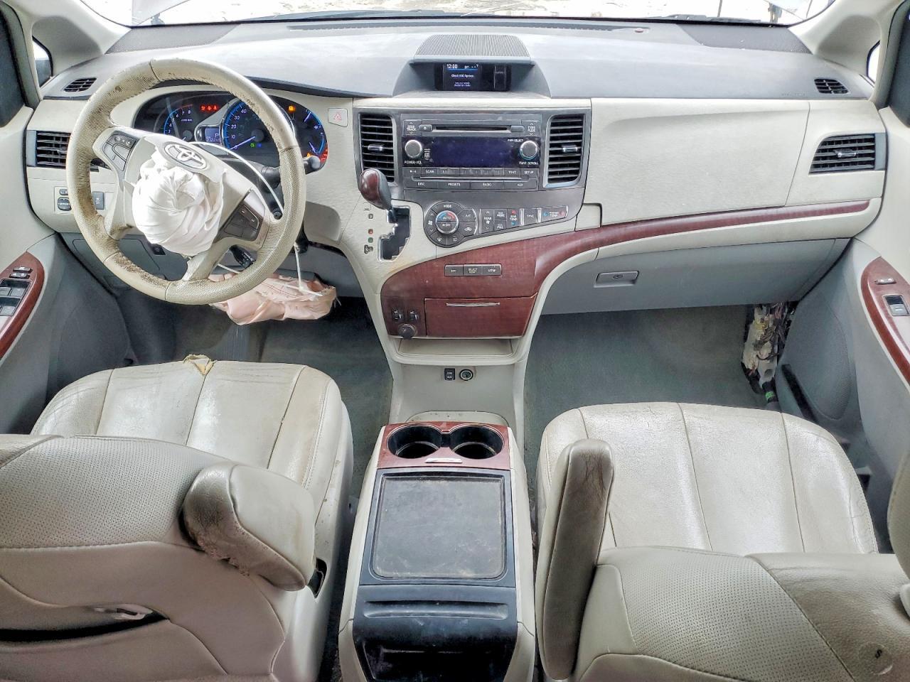 2012 TOYOTA SIENNA
