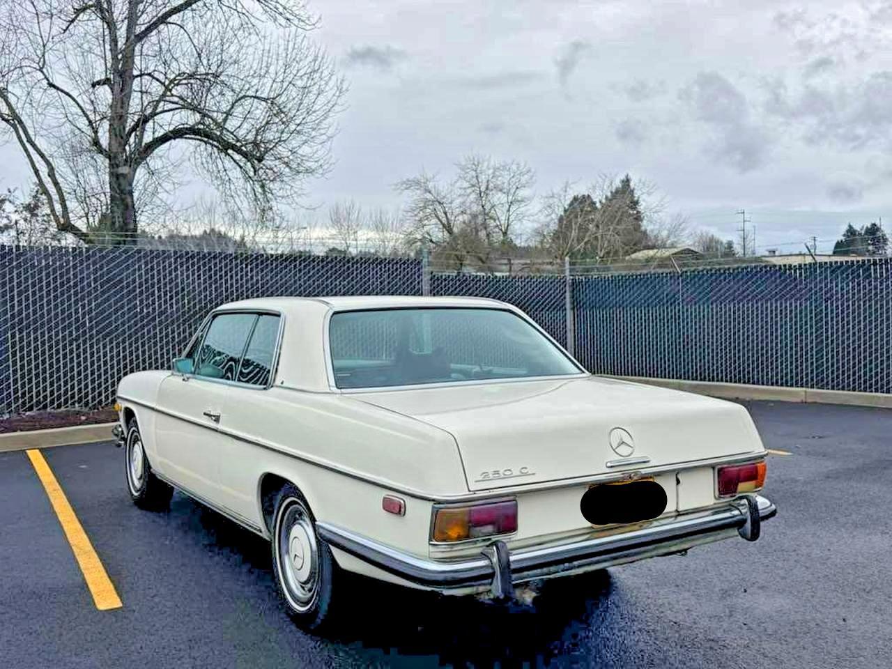 1972 MERCEDES-BENZ