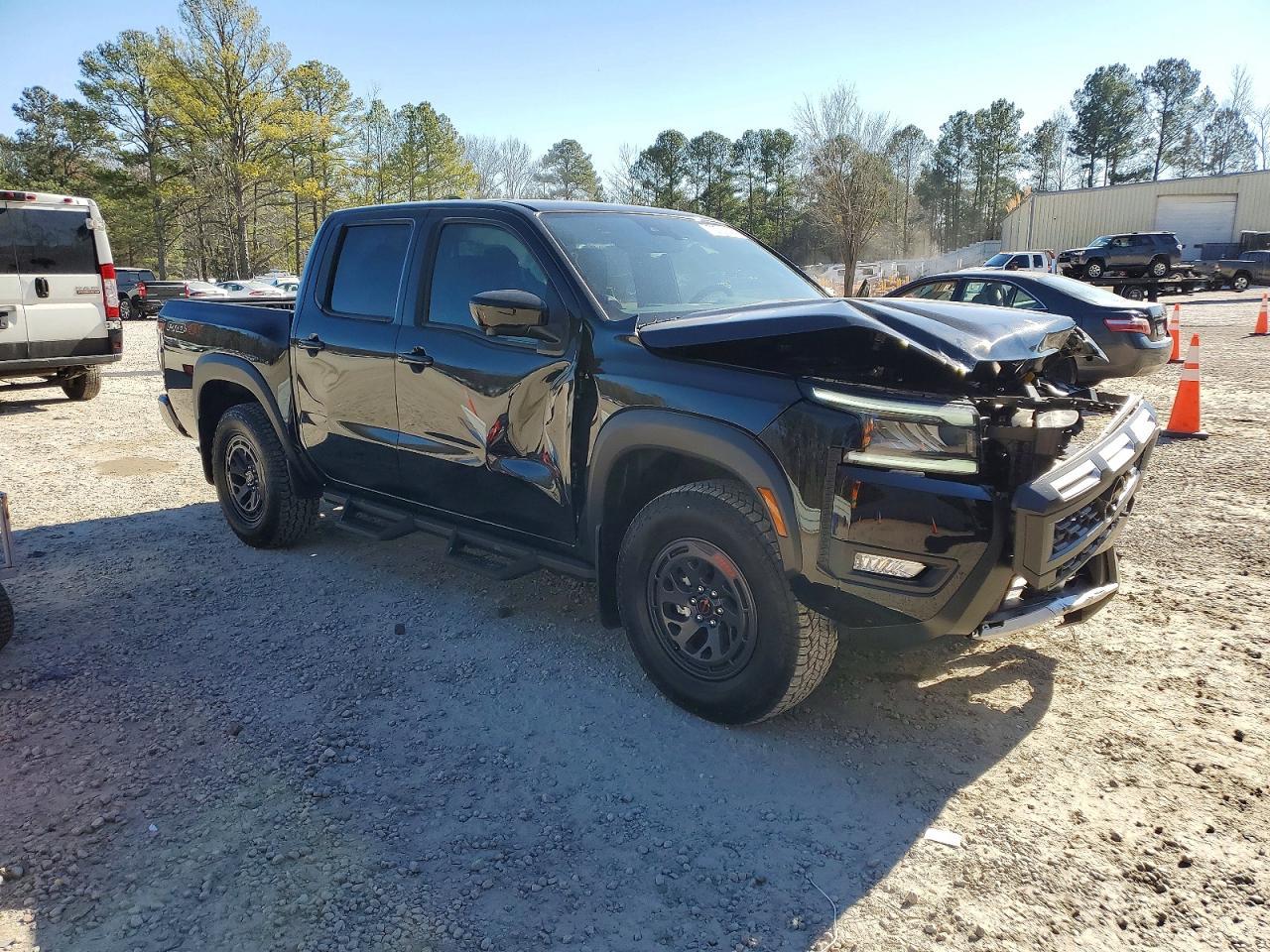 2026 NISSAN Frontier