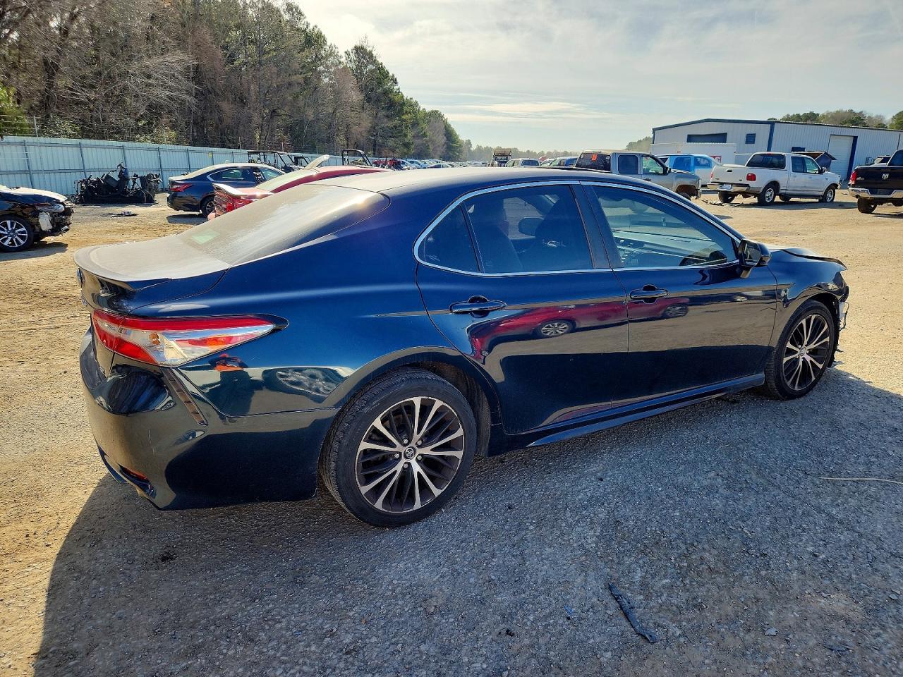 2018 TOYOTA CAMRY