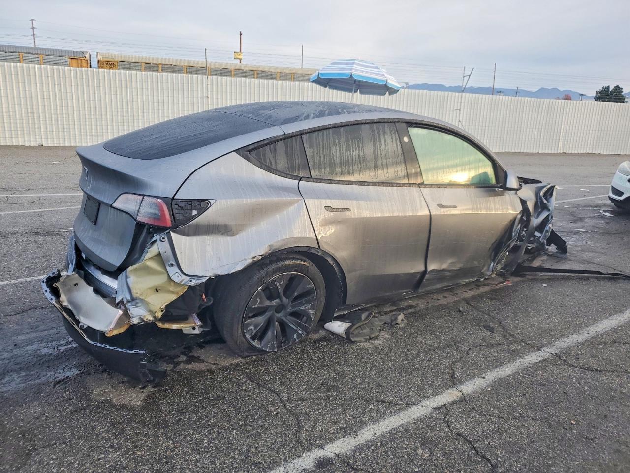 2024 TESLA MODEL Y