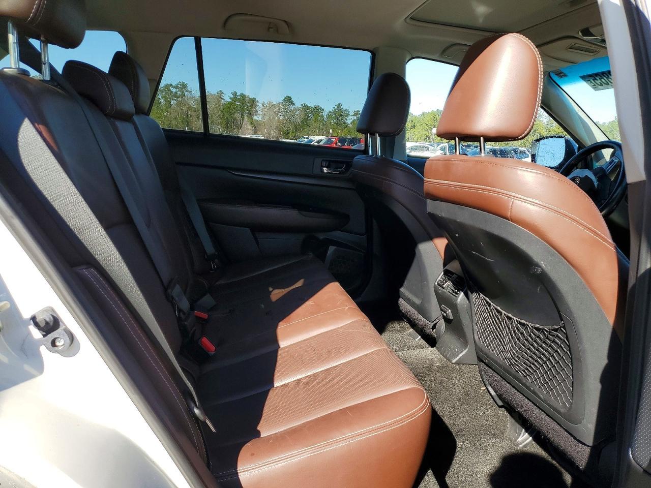 2013 SUBARU Outback