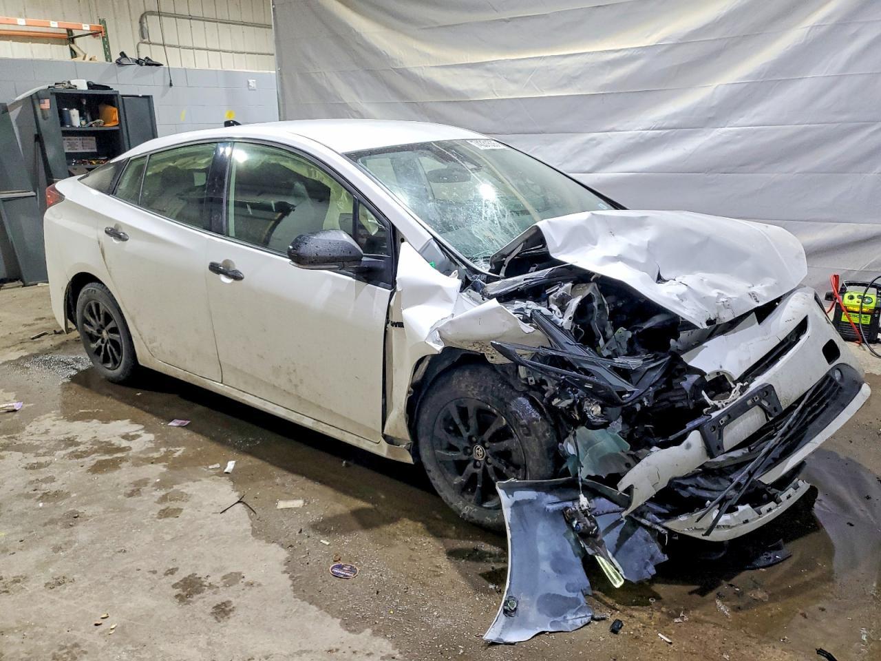 2022 TOYOTA PRIUS
