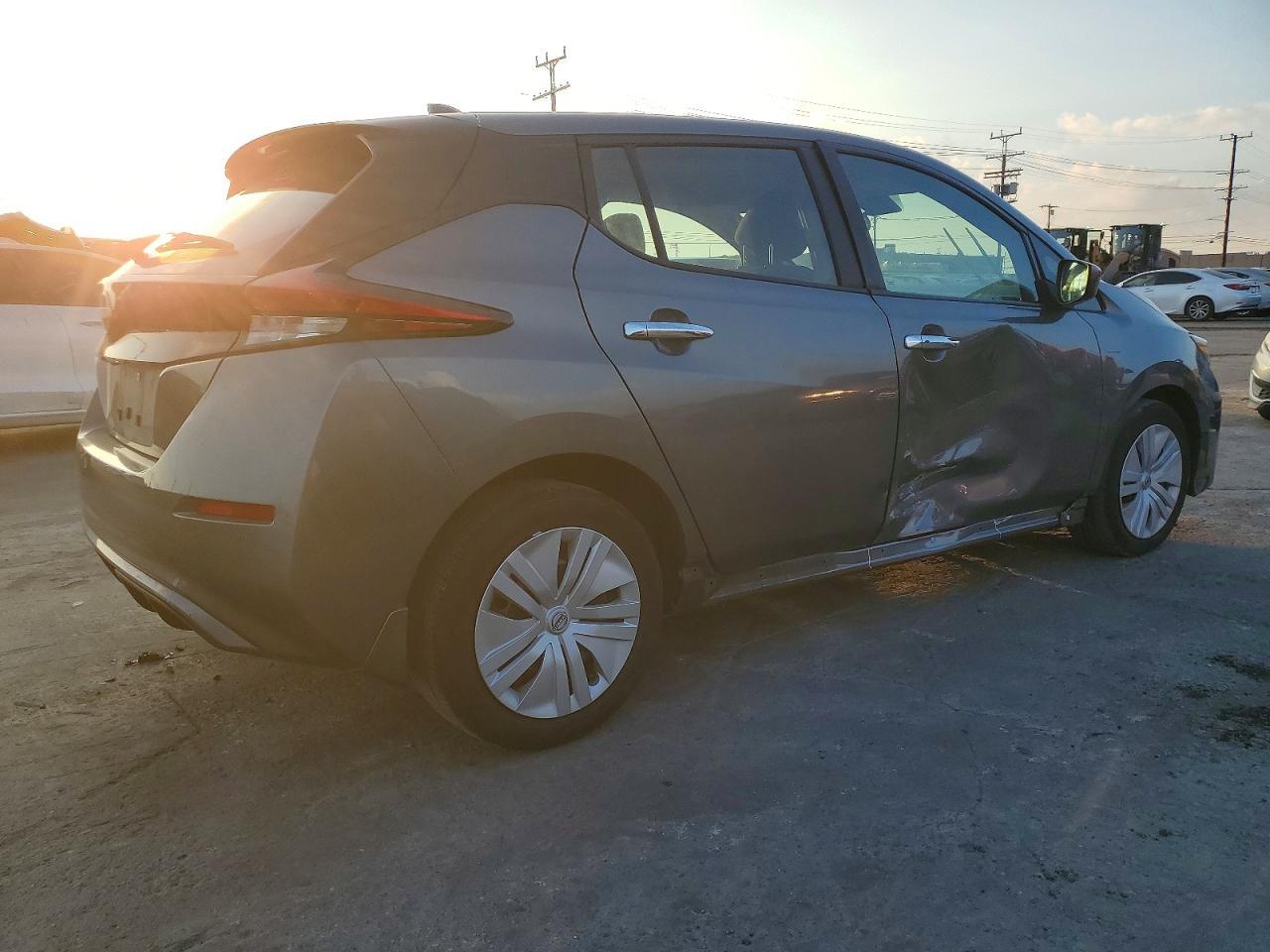 2023 NISSAN LEAF