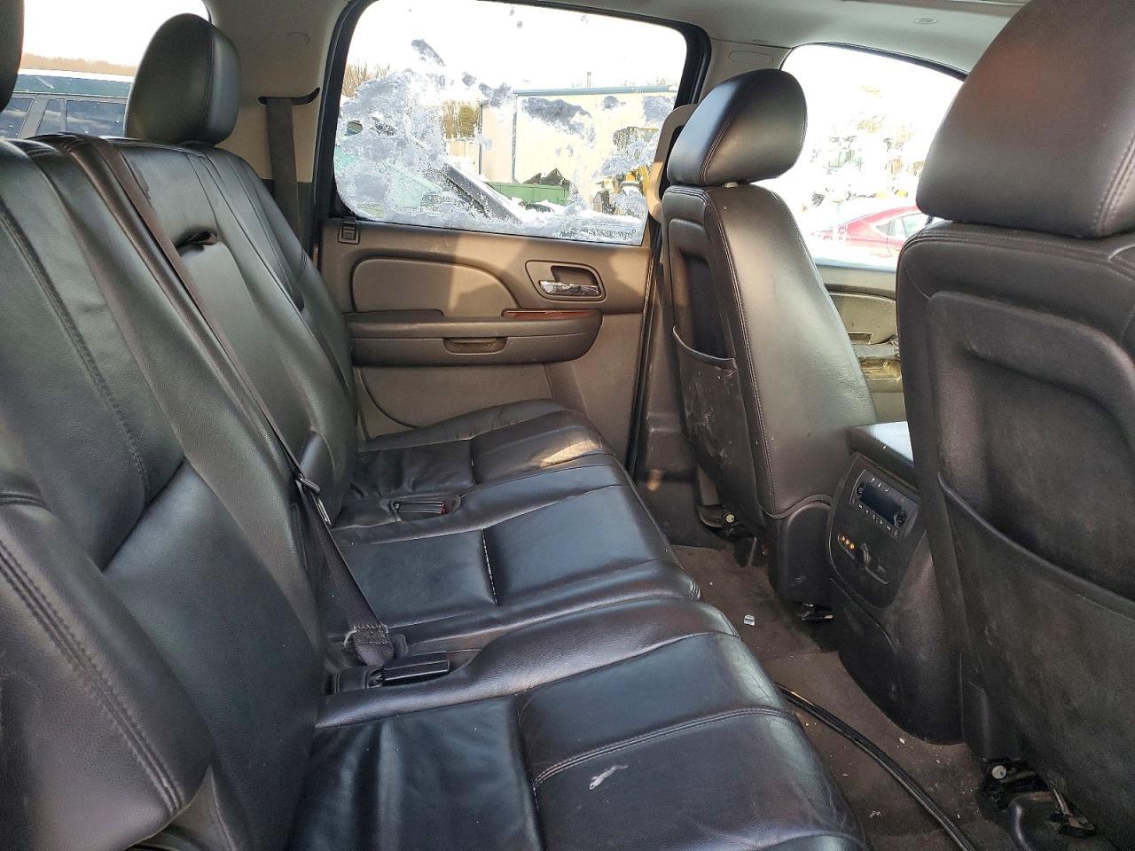 2013 CHEVROLET Suburban