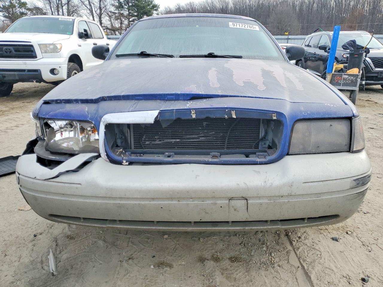 2004 FORD Crown Victoria