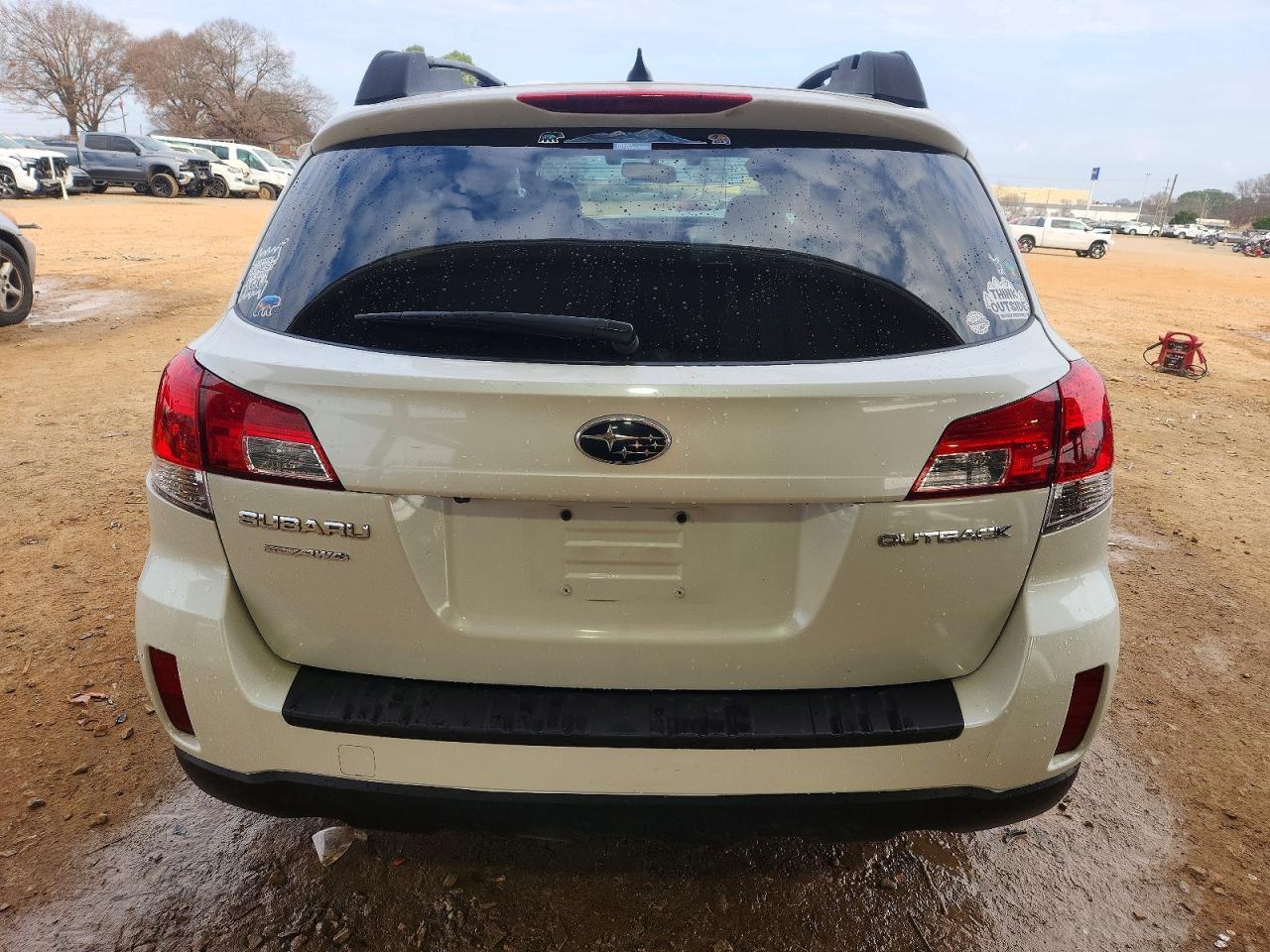 2013 SUBARU Outback