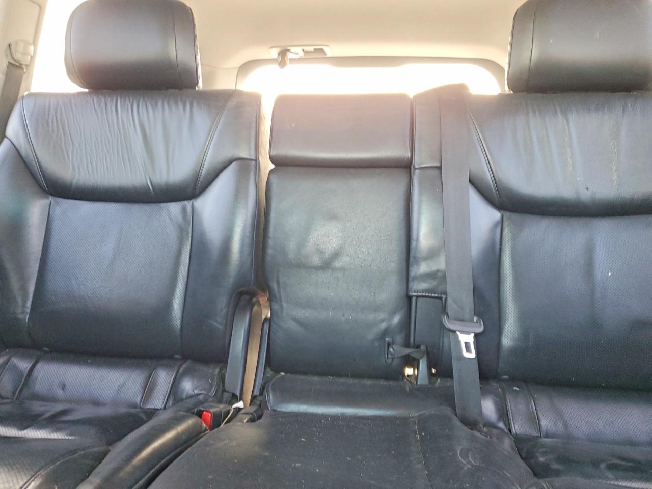 2011 LEXUS LX 570