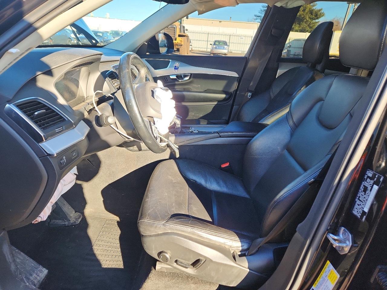 2021 VOLVO XC90