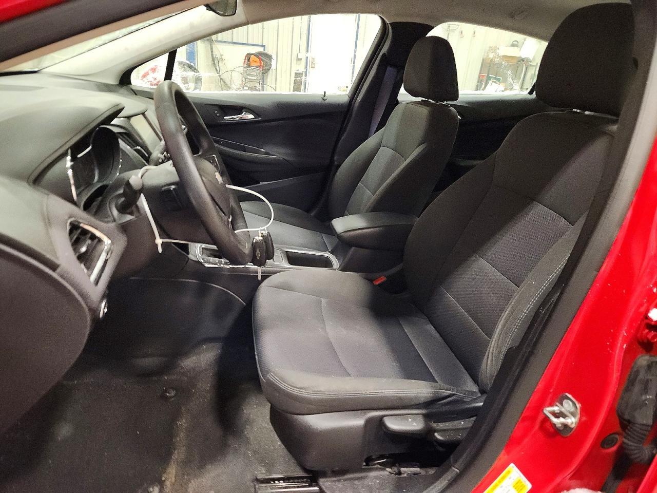 2017 CHEVROLET CRUZE