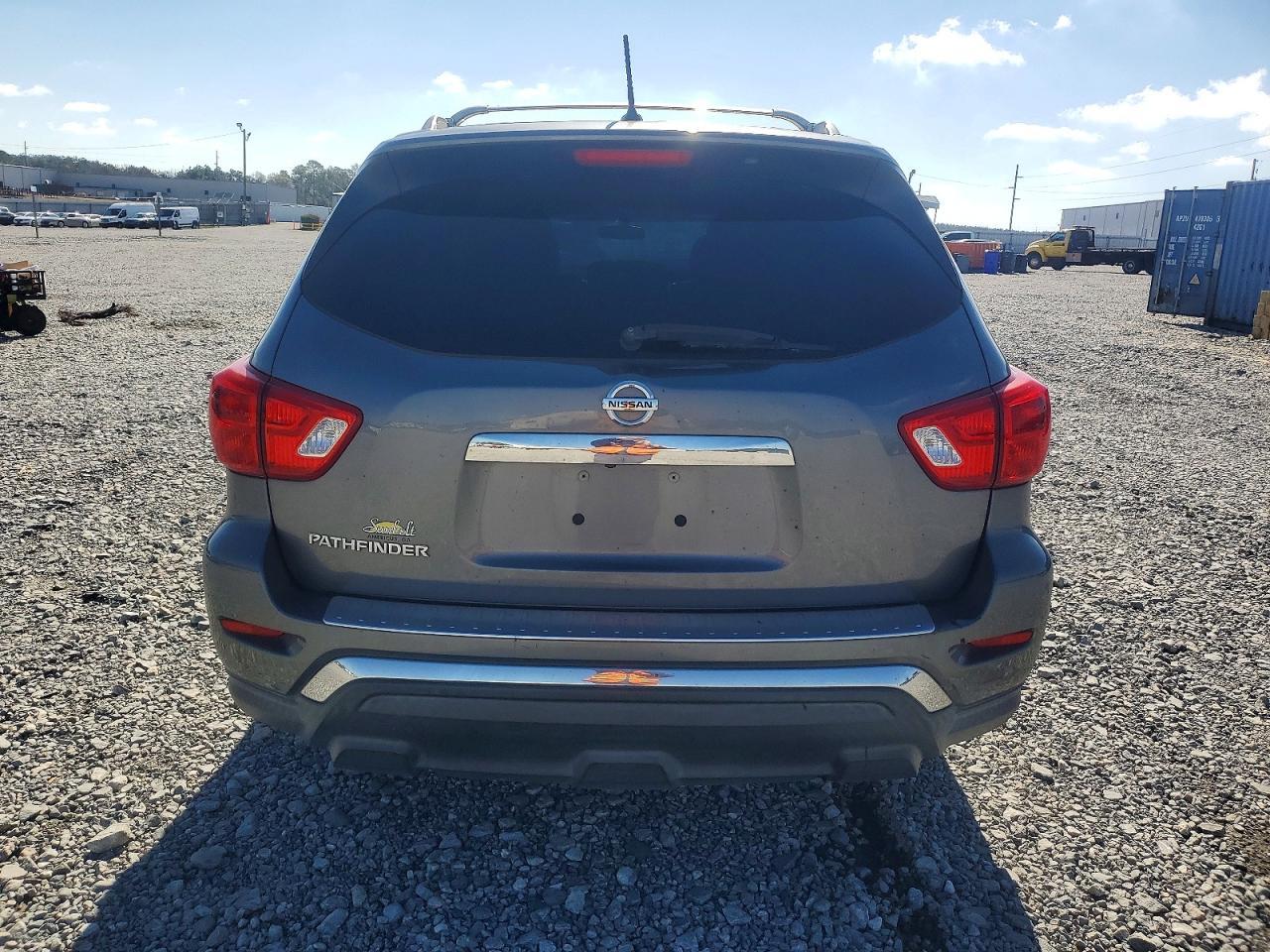 2017 NISSAN PATHFINDER
