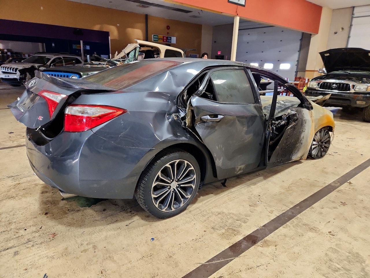 2015 TOYOTA COROLLA