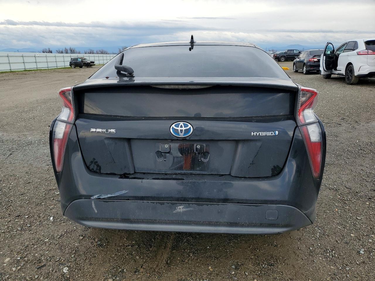 2016 TOYOTA PRIUS