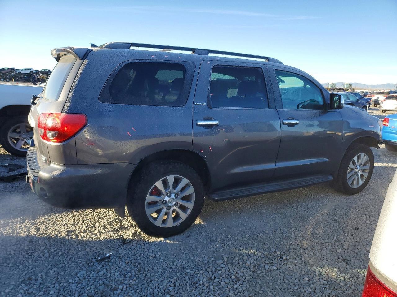 2011 TOYOTA Sequoia