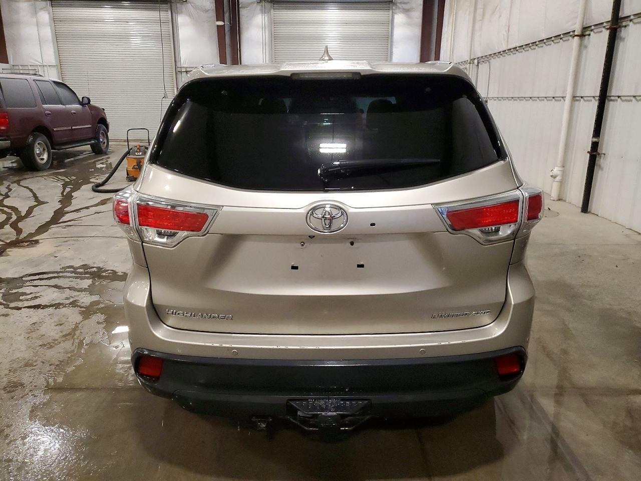 2014 TOYOTA HIGHLANDER