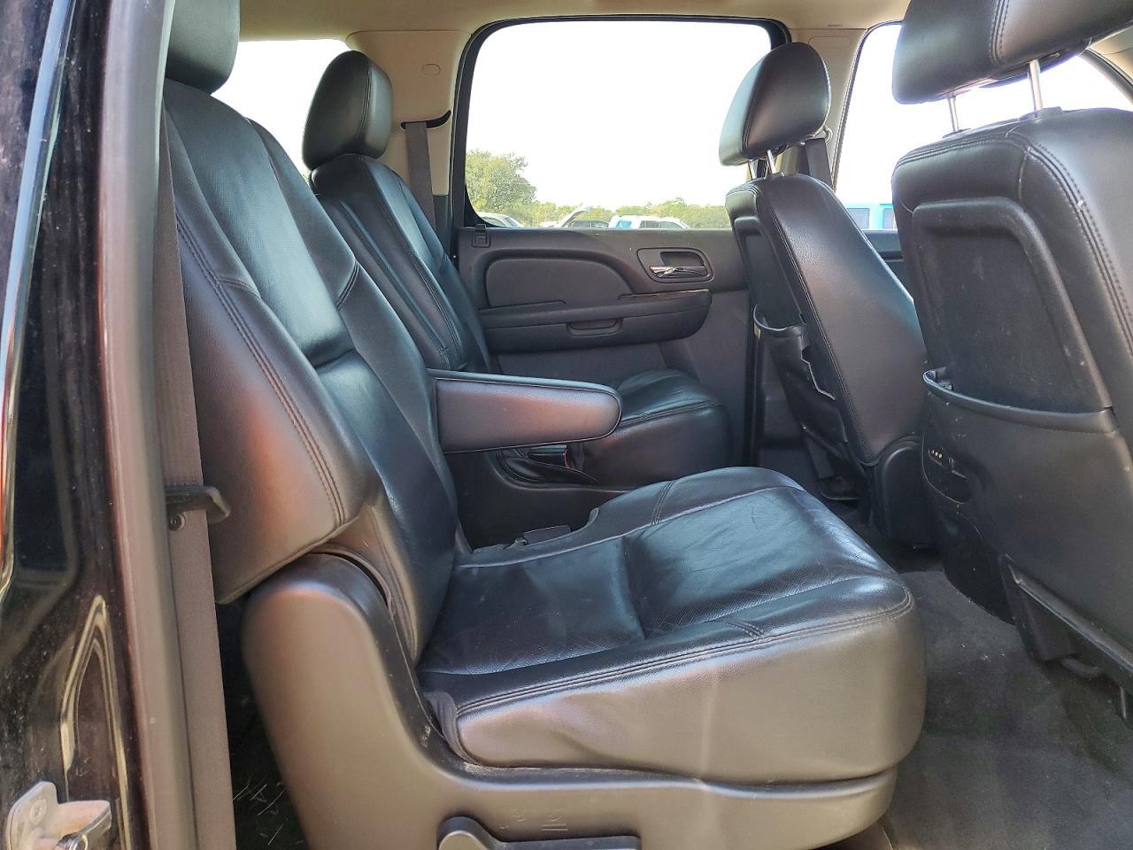 2012 CHEVROLET Suburban