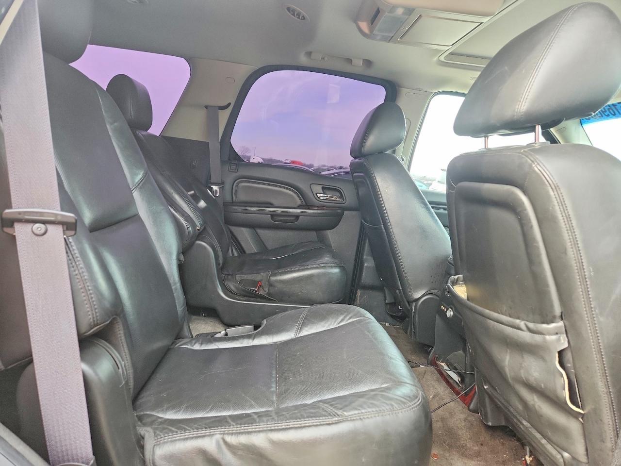 2011 CADILLAC ESCALADE