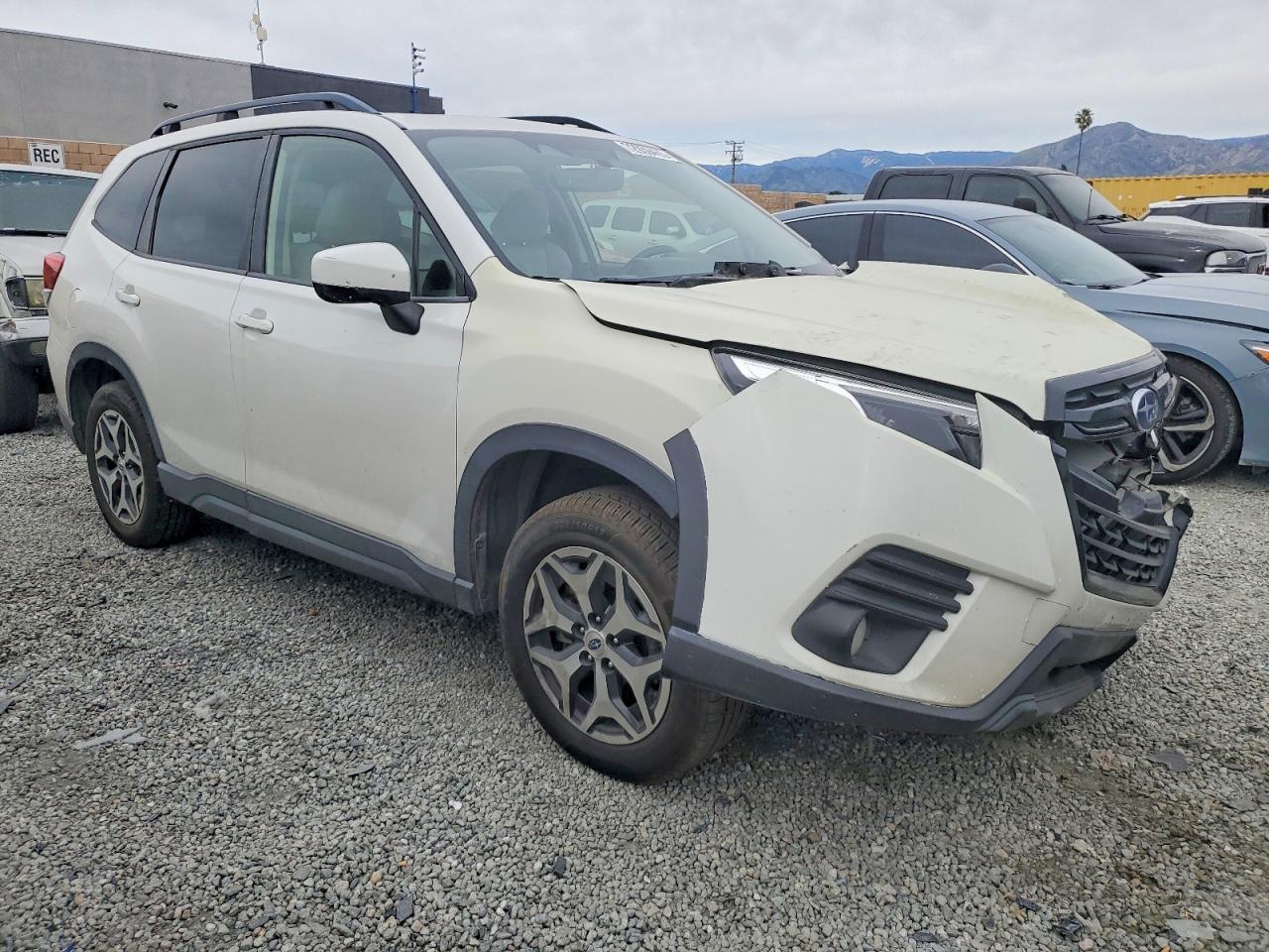 2022 SUBARU FORESTER