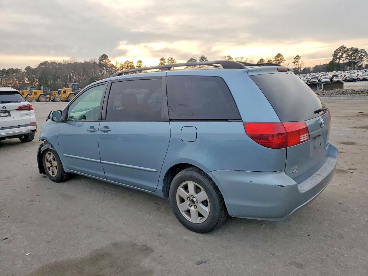 2005 TOYOTA SIENNA