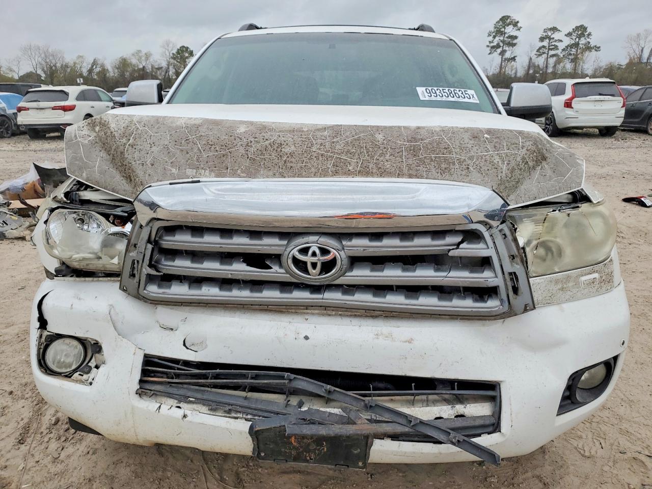 2013 TOYOTA Sequoia
