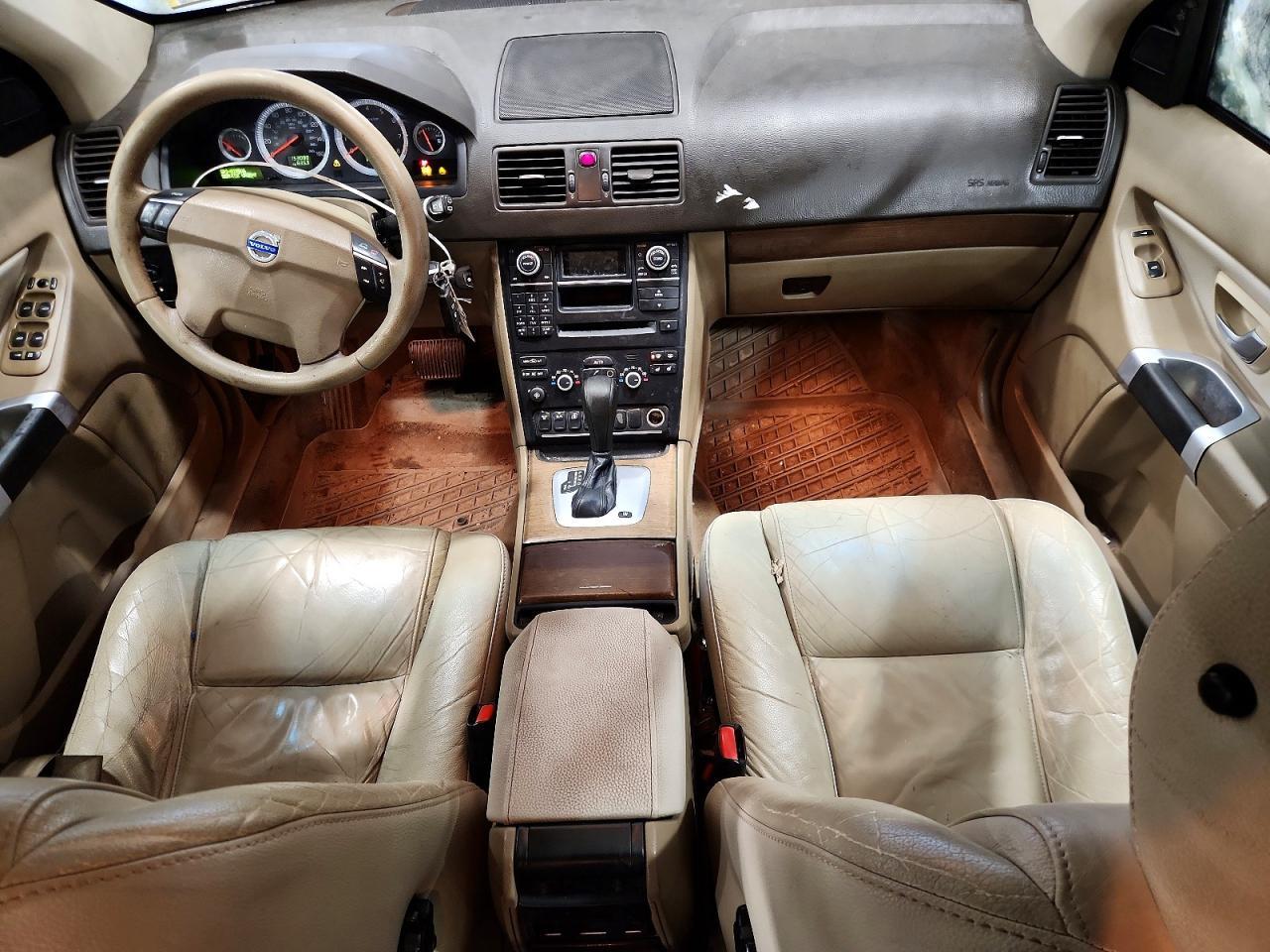 2011 VOLVO XC90