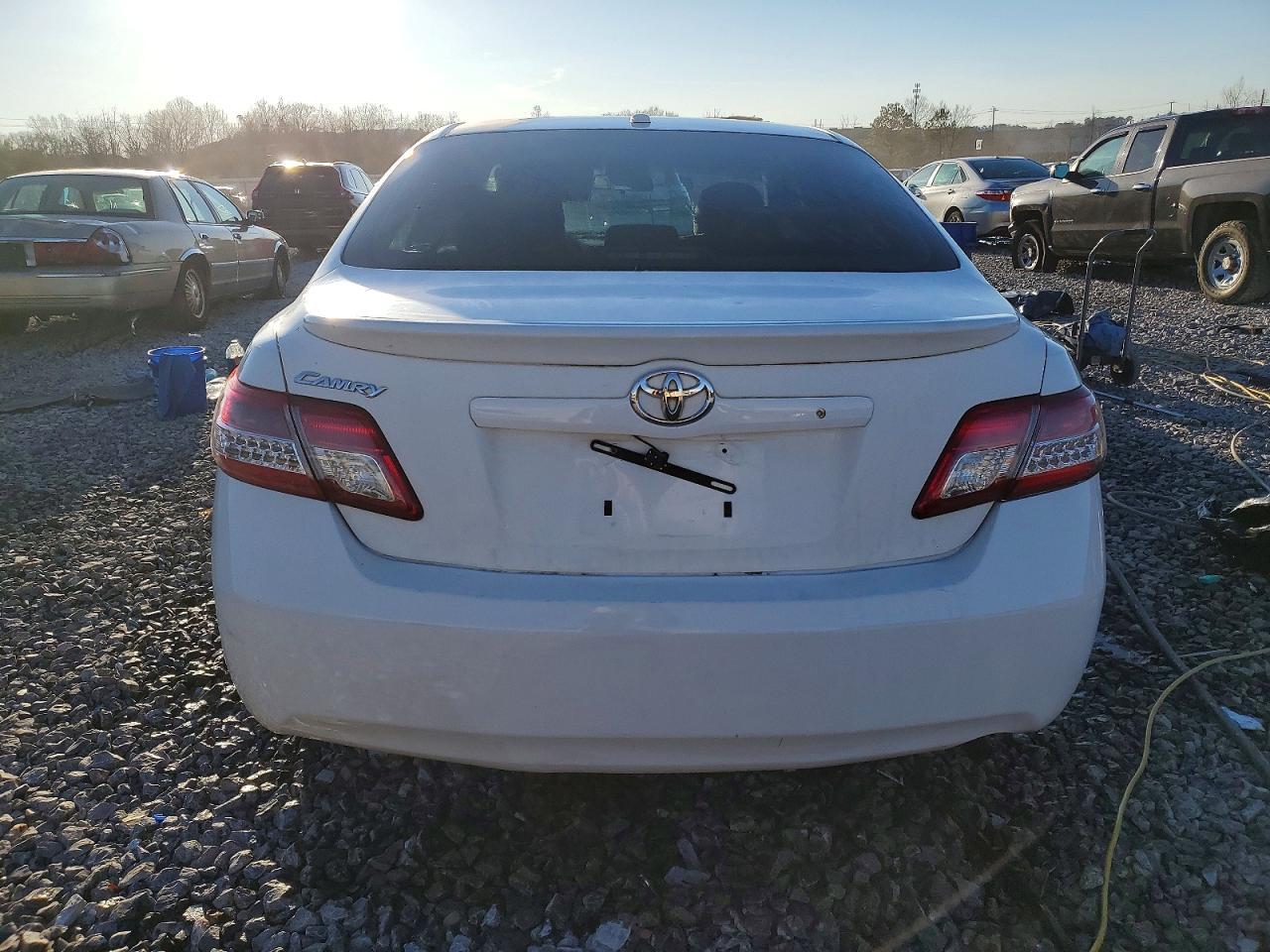 2010 TOYOTA CAMRY