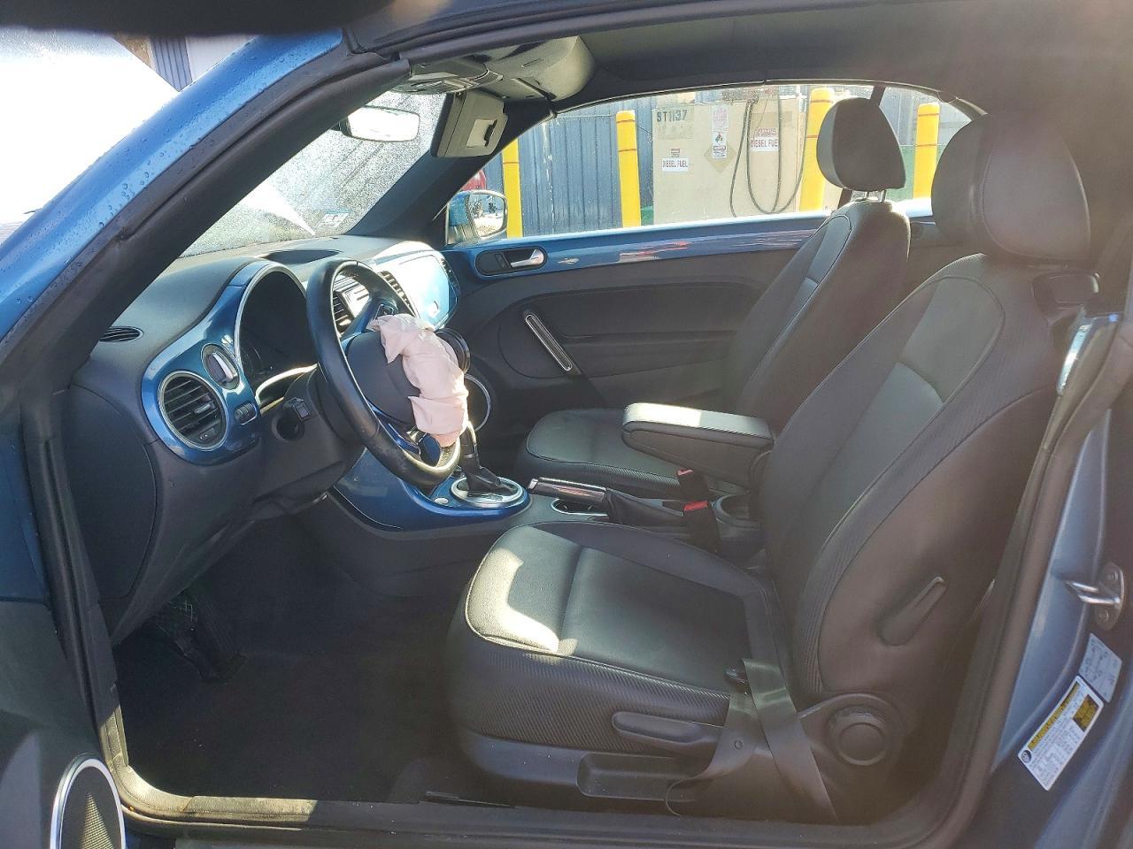 2019 VOLKSWAGEN Beetle