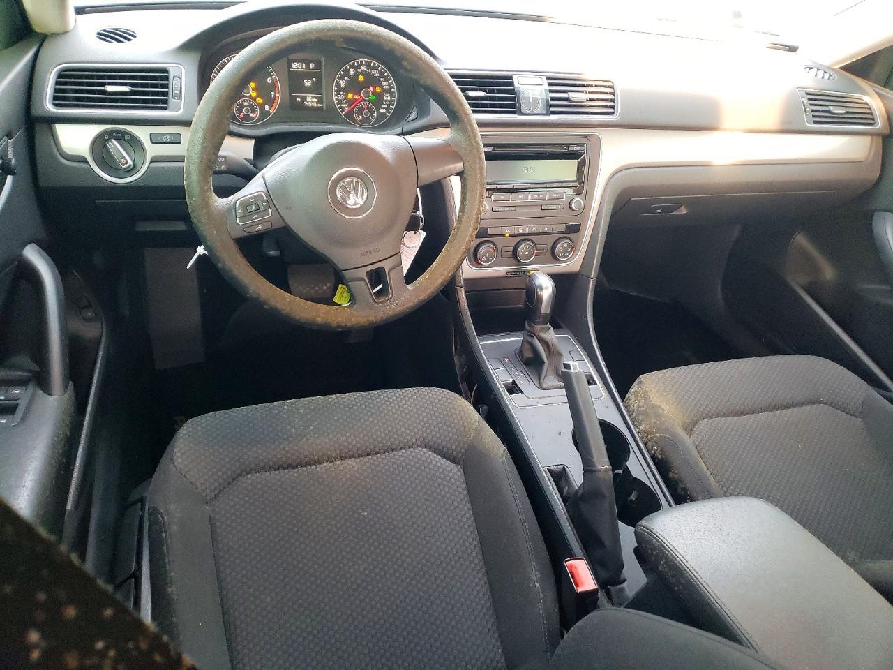 2015 VOLKSWAGEN Passat