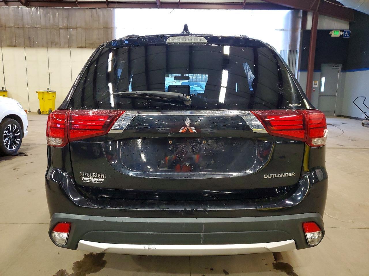 2018 MITSUBISHI outlander