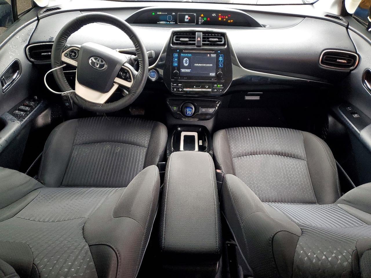 2016 TOYOTA PRIUS