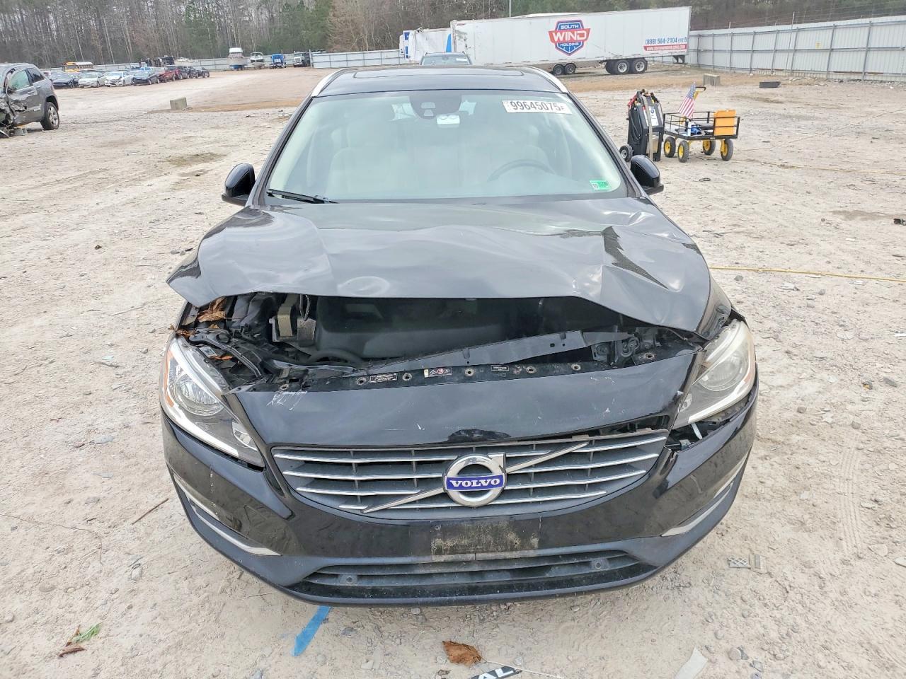 2017 VOLVO V60