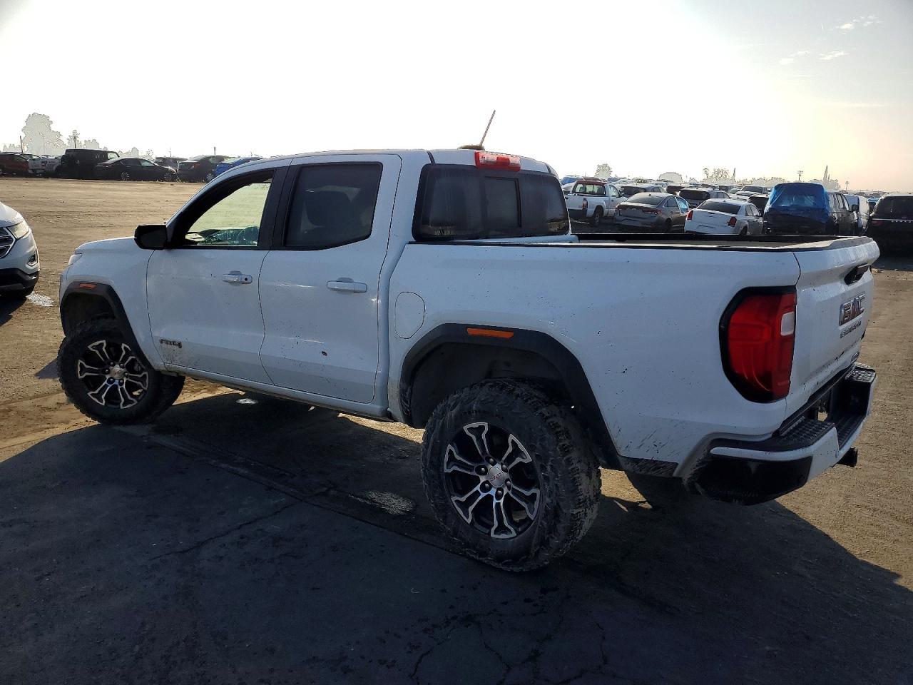 2023 GMC CANYON