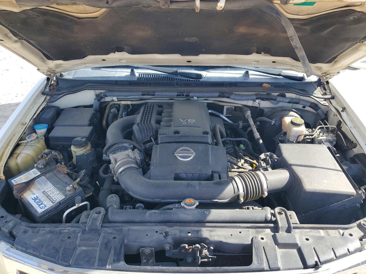 2012 NISSAN Frontier