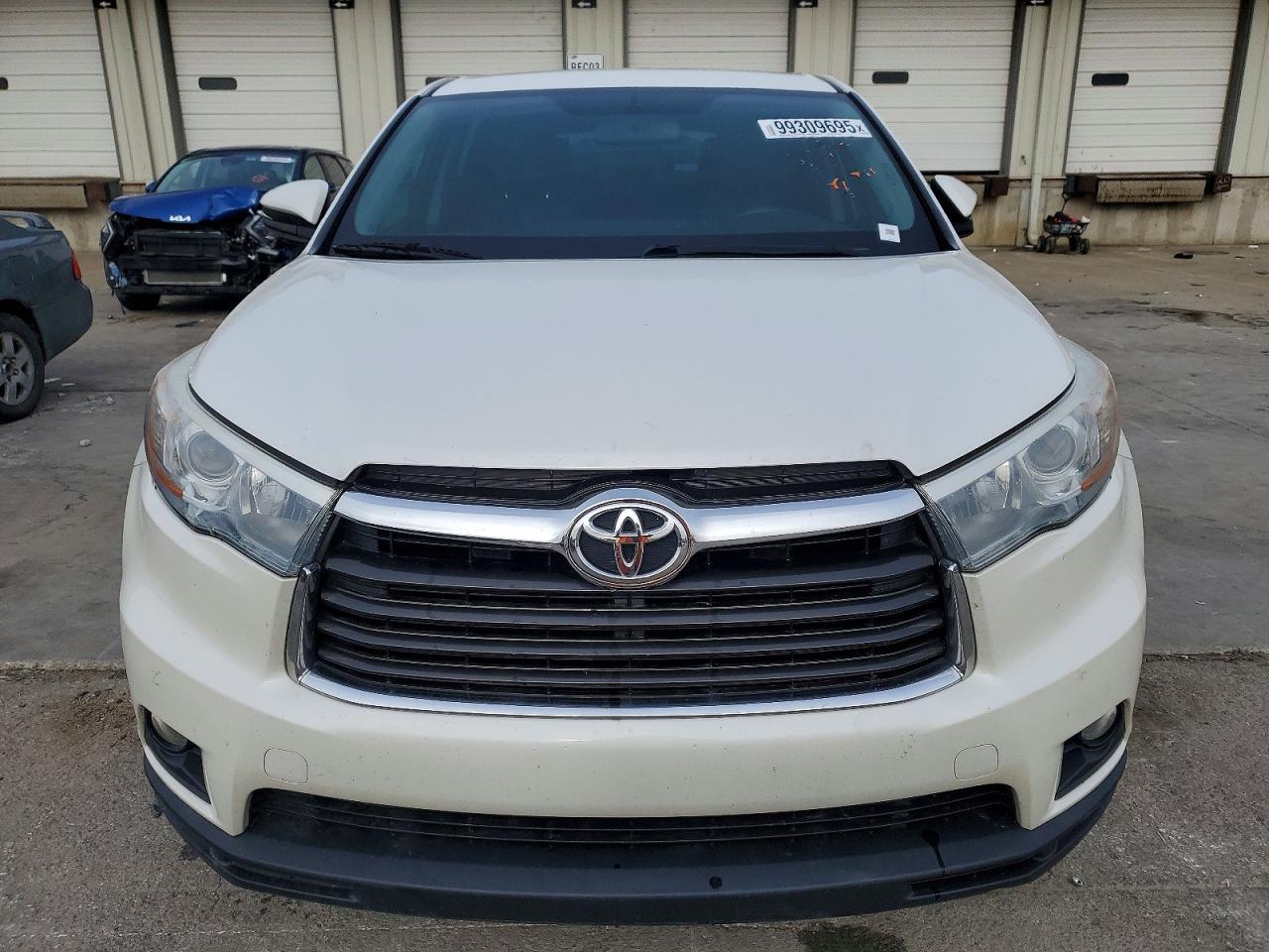 2016 TOYOTA HIGHLANDER