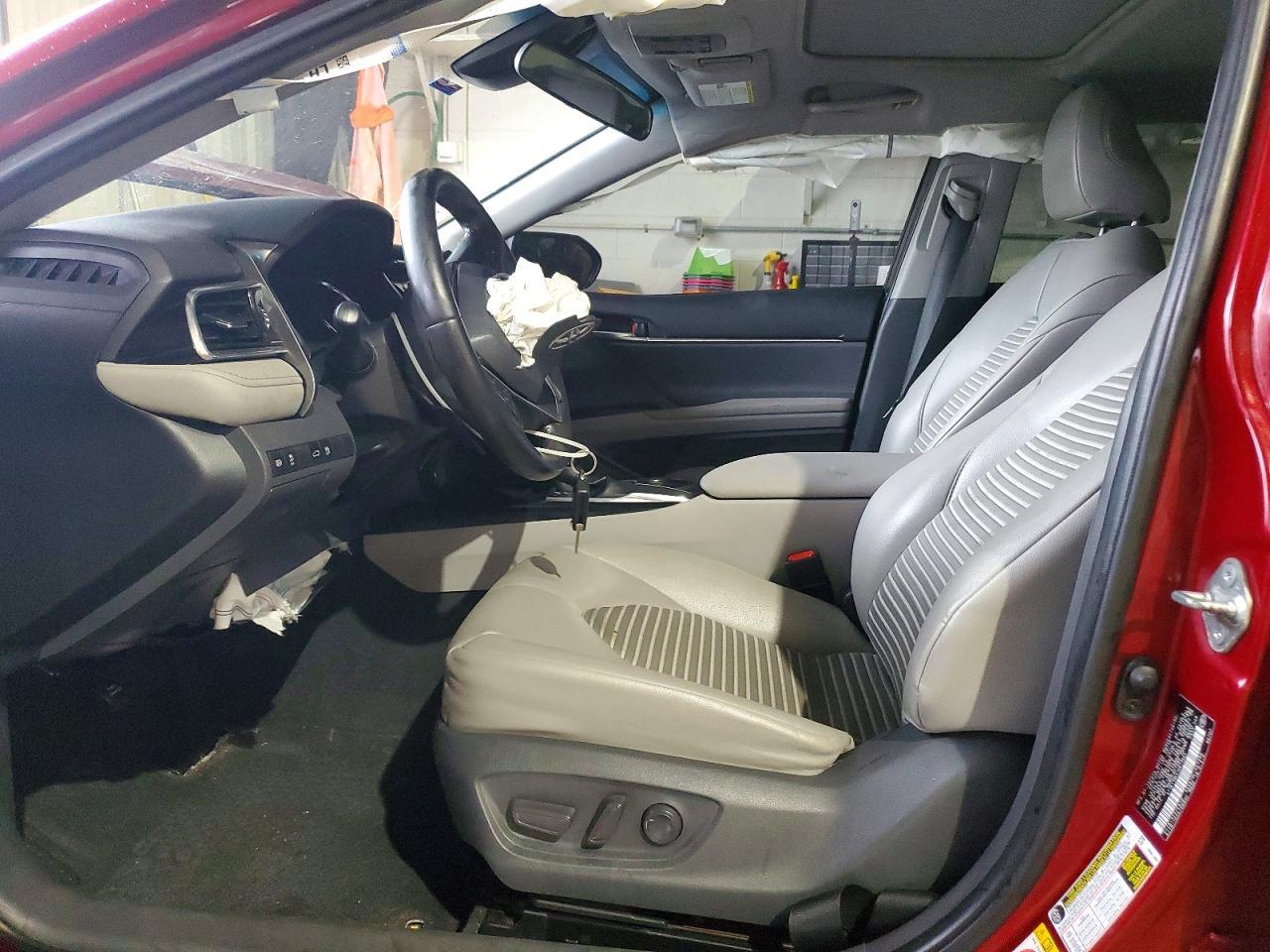 2018 TOYOTA CAMRY