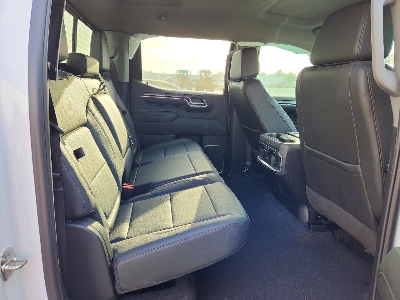 2024 CHEVROLET Silverado