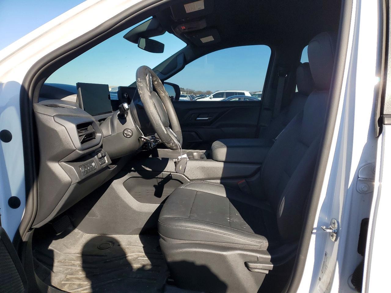 2024 CHEVROLET Silverado
