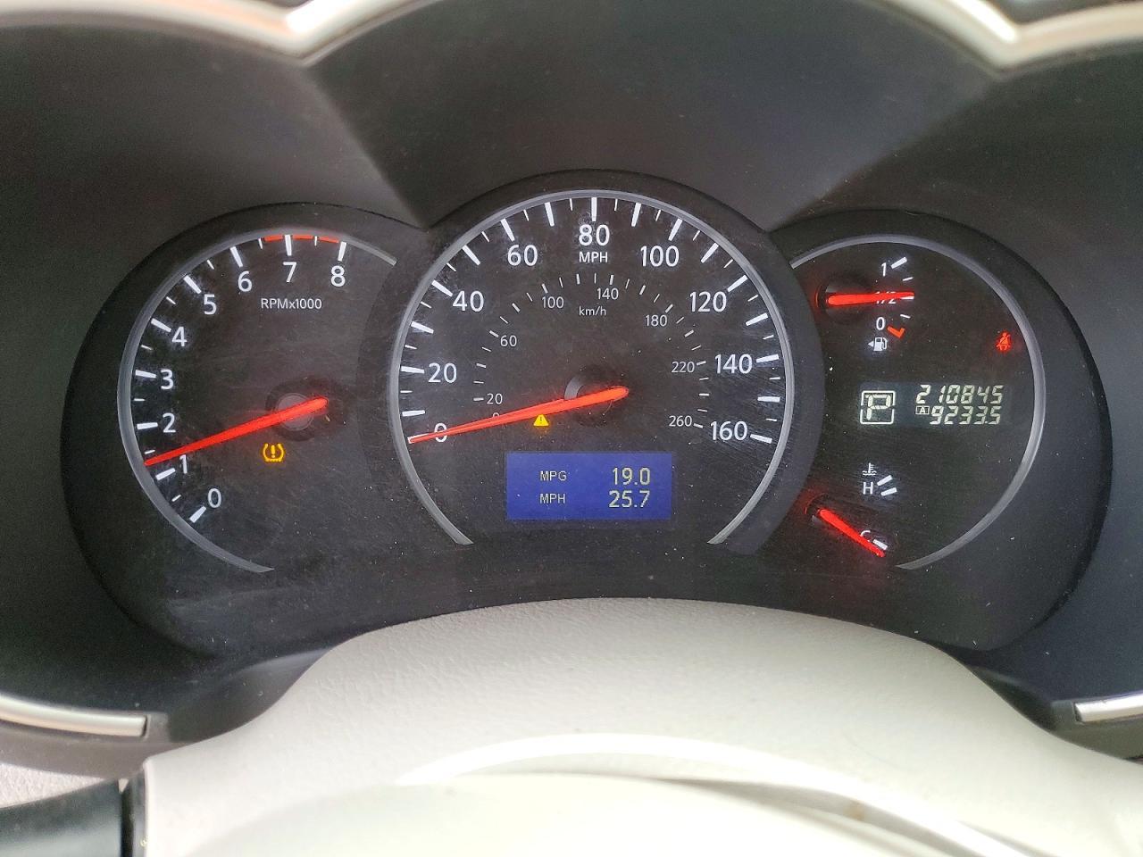 2015 NISSAN Quest