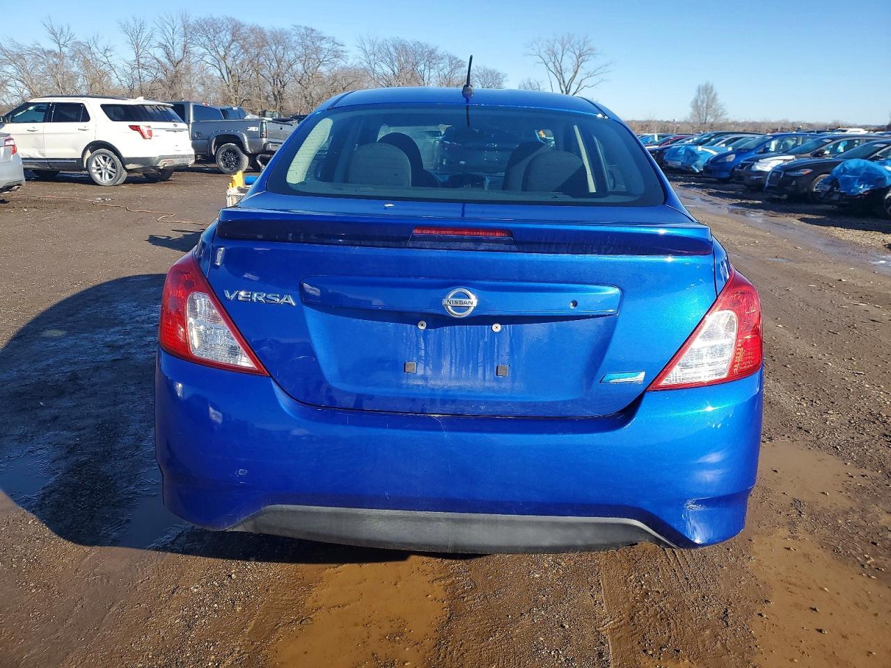 2015 NISSAN VERSA