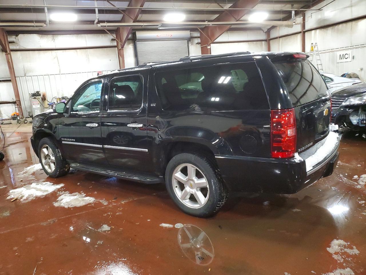 2013 CHEVROLET Suburban